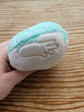 Load image into Gallery viewer, Seafoam White Treefrog Plop Frogs