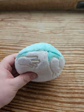 Load image into Gallery viewer, Seafoam White Treefrog Plop Frogs