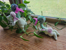 Load image into Gallery viewer, Cobra Lillies