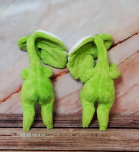 Load image into Gallery viewer, Variegated Monstera Sproutling